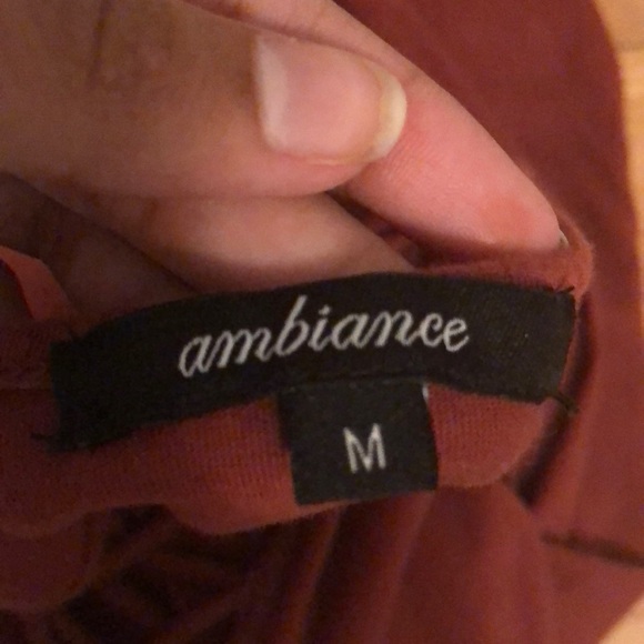 Light Red Top - Picture 4 of 4